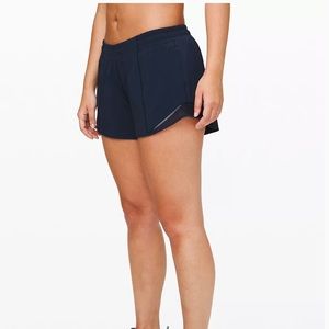 Lululemon Hotty Hot Lined Shorts 4” - size 6